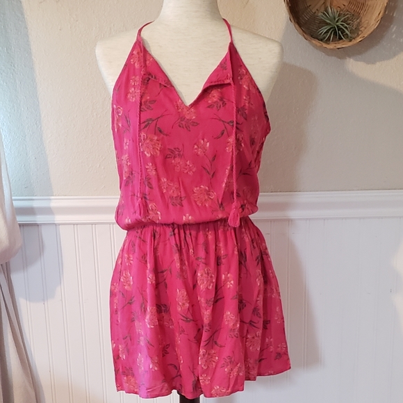 Hollister Pants - Hollister floral romper